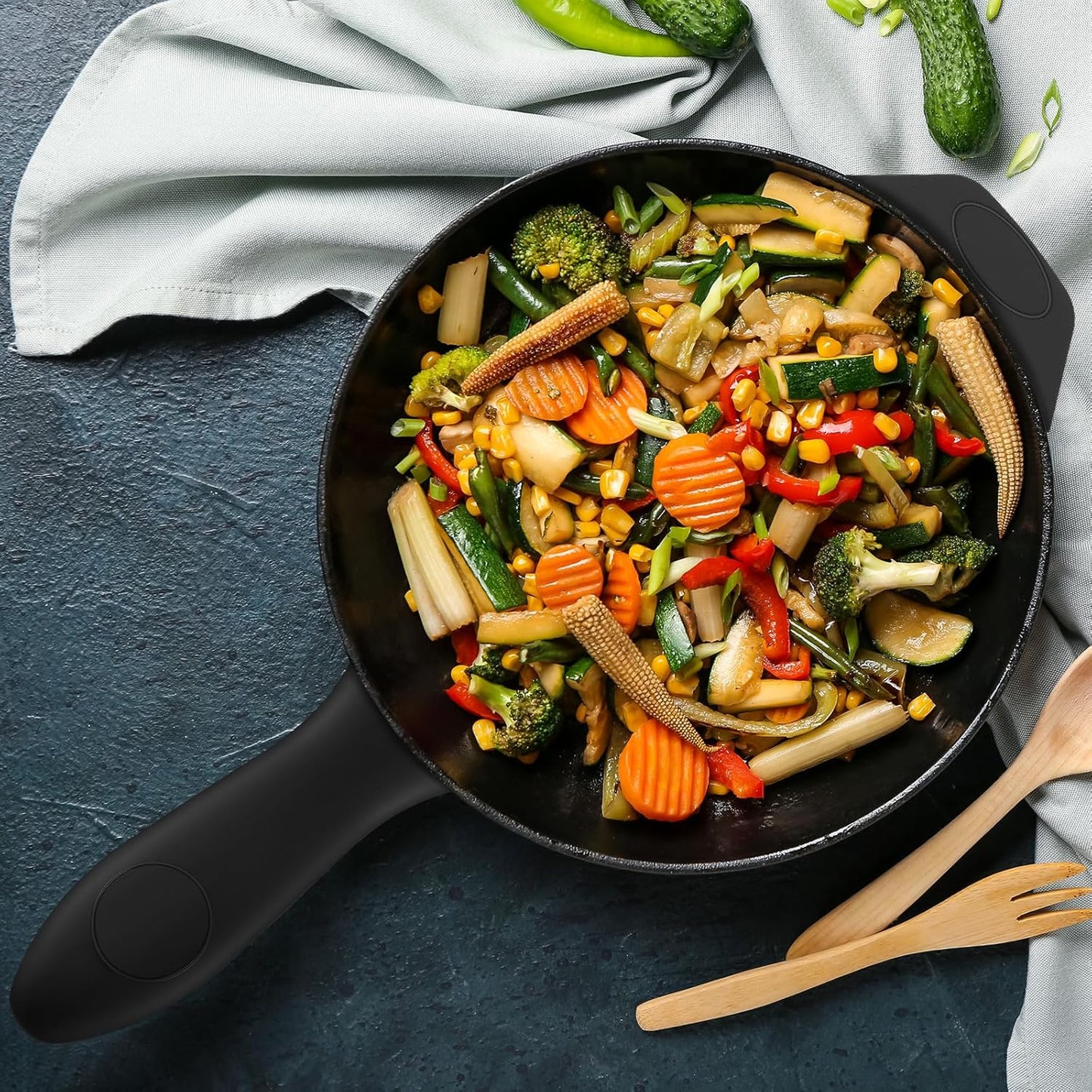 Domensi 4 Pcs Silicone Hot Handle Holder Set Cast Iron Skillet Handle Covers Heat Resistant Silicone Assist Handle Holder for Frying Pans Cast Iron Skillet Griddles Cookware(Black)