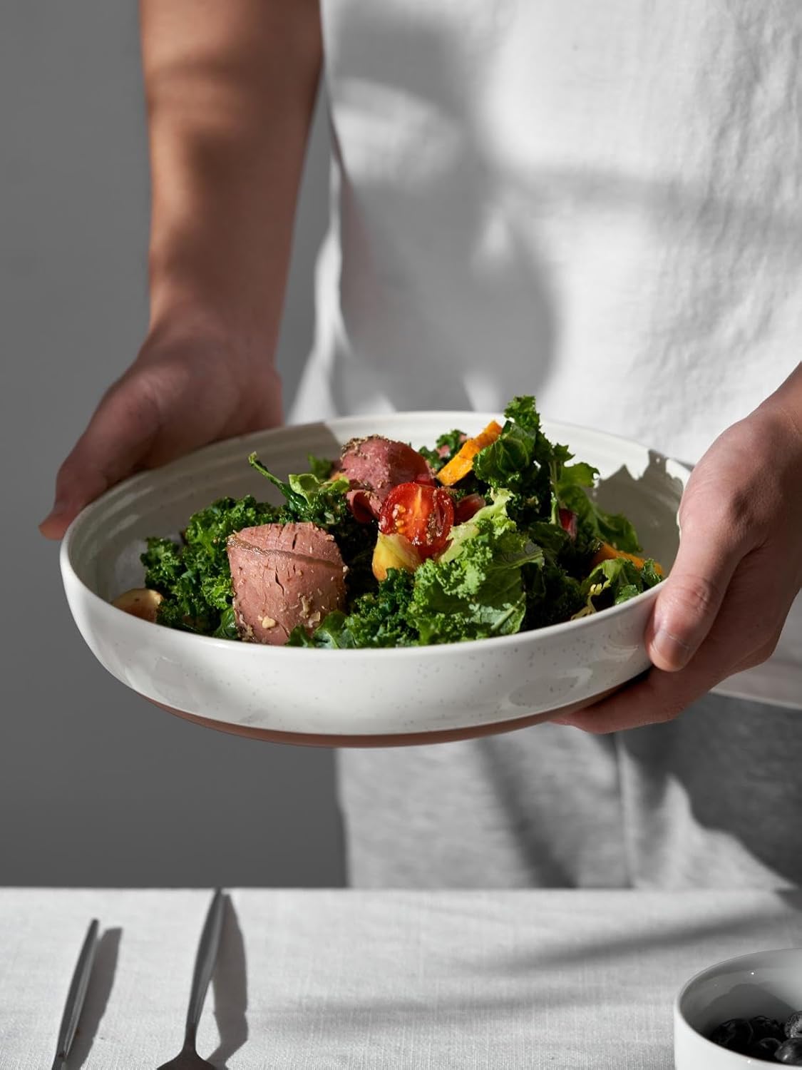 DOWAN 9.6" Ceramic Pasta Bowls Set of 4, Large Shallow White Dinner Bowls with Sesame Glaze Finish, Wide Bowl Plates for Pasta, Salad, Soup & Stew, Microwave & Dishwasher Safe, Housewarming Gift