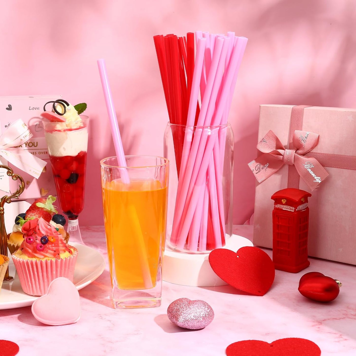 JANYUN 30 Pcs Pink Red Heart Shaped Straws, Reusable Valentines Plastic Drinking Straw for Valentines Day Party Favors Birthday Bridal Shower Wedding Supplies