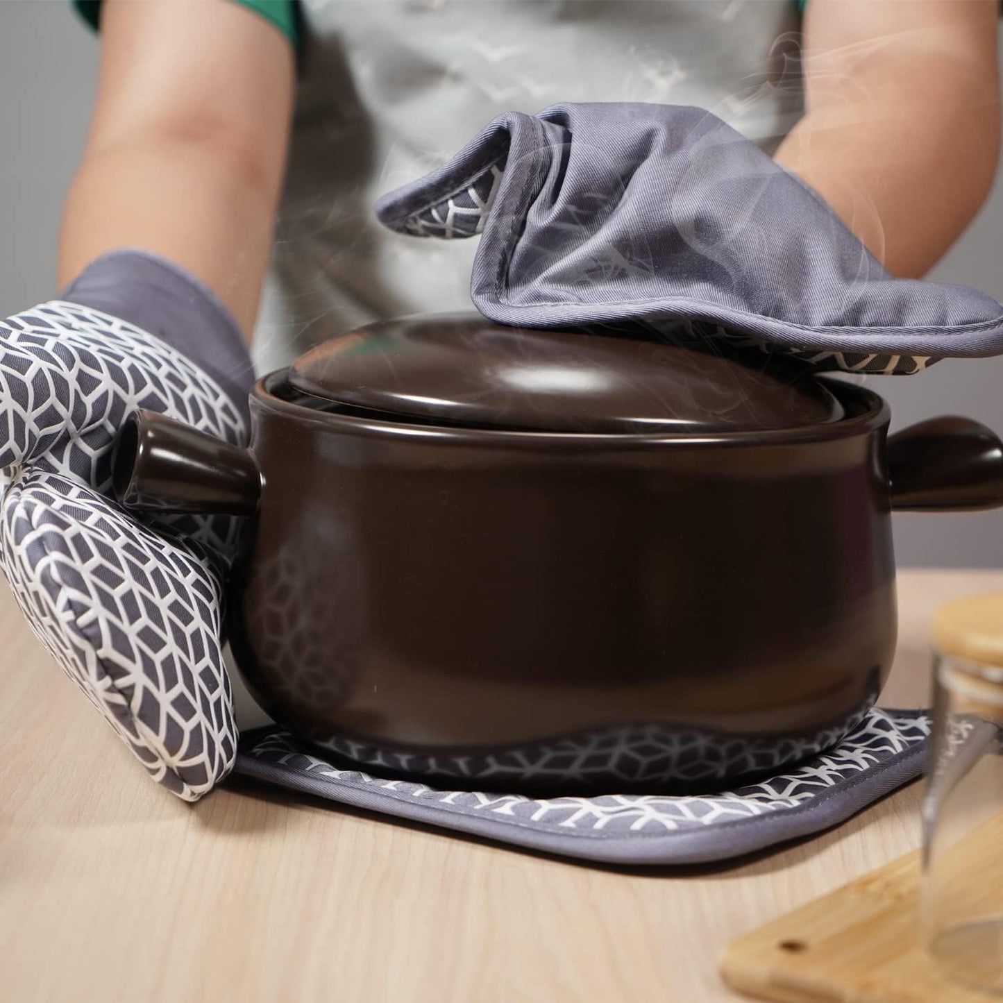 Oven Mitts and Pot Holders Sets 6pcs, Thick Cotton Oven Gloves High Heat Resistant 500℉with Extra Long Oven Mitts and Hot Pads Potholders with Non-Slip Silicone Surface for Cooking Baking