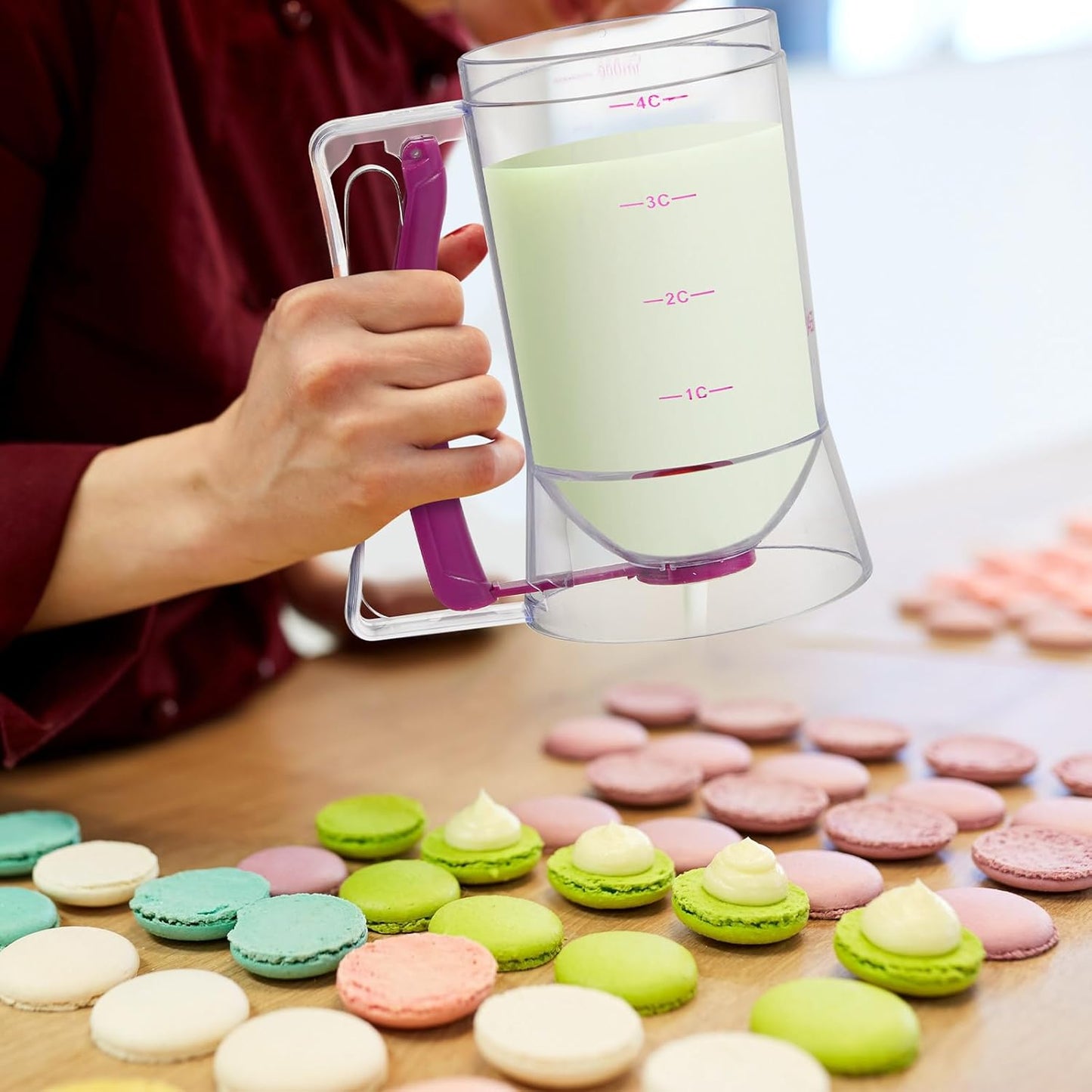 1 Pc Cupcake Batter Dispenser Pancake Mix Dispenser 4 Cups with Squeeze Handle Tools for Pancake, Cupcake, Cookie, Cake, Waffles, Ice Cream Baking Gifts for Kitchen Housewarming (Purple Red)