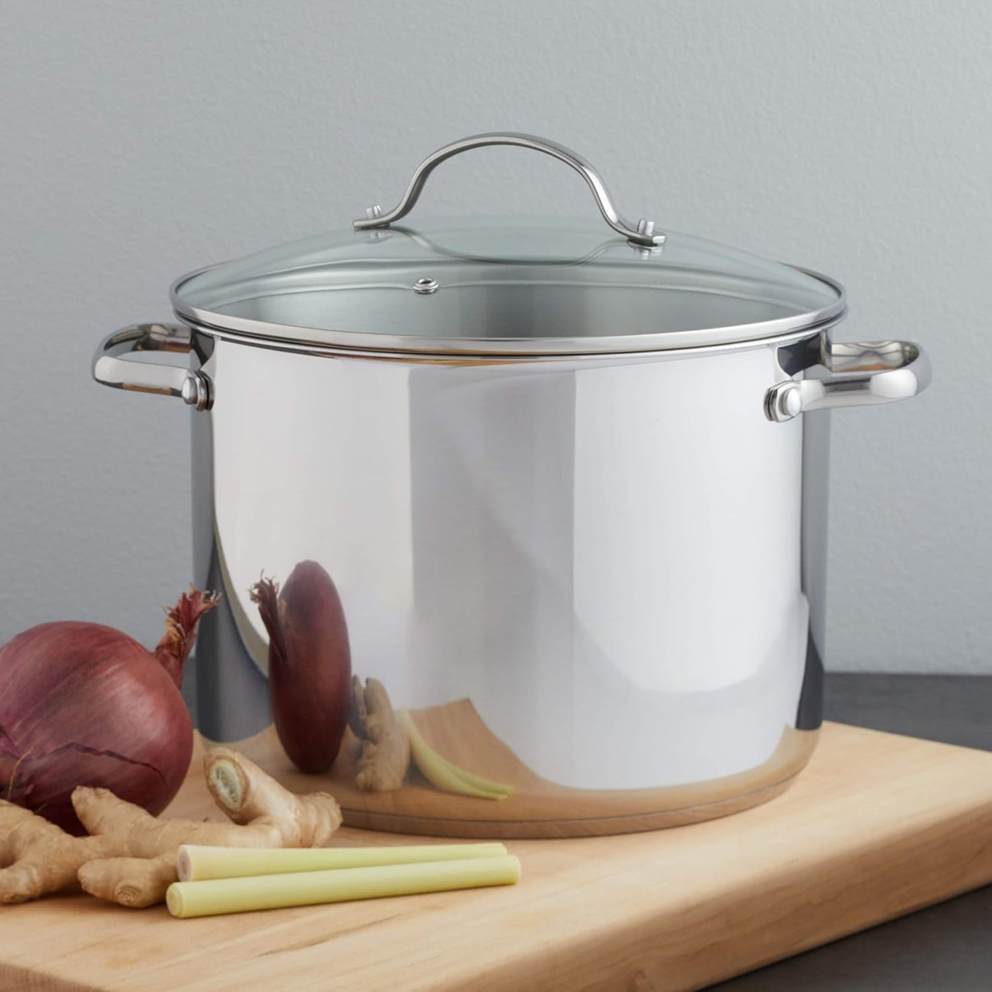 Amazon Basics Stainless Steel Stock Pot with Lid, 8 Quart, Even Heating, Easy to Clean, Silver