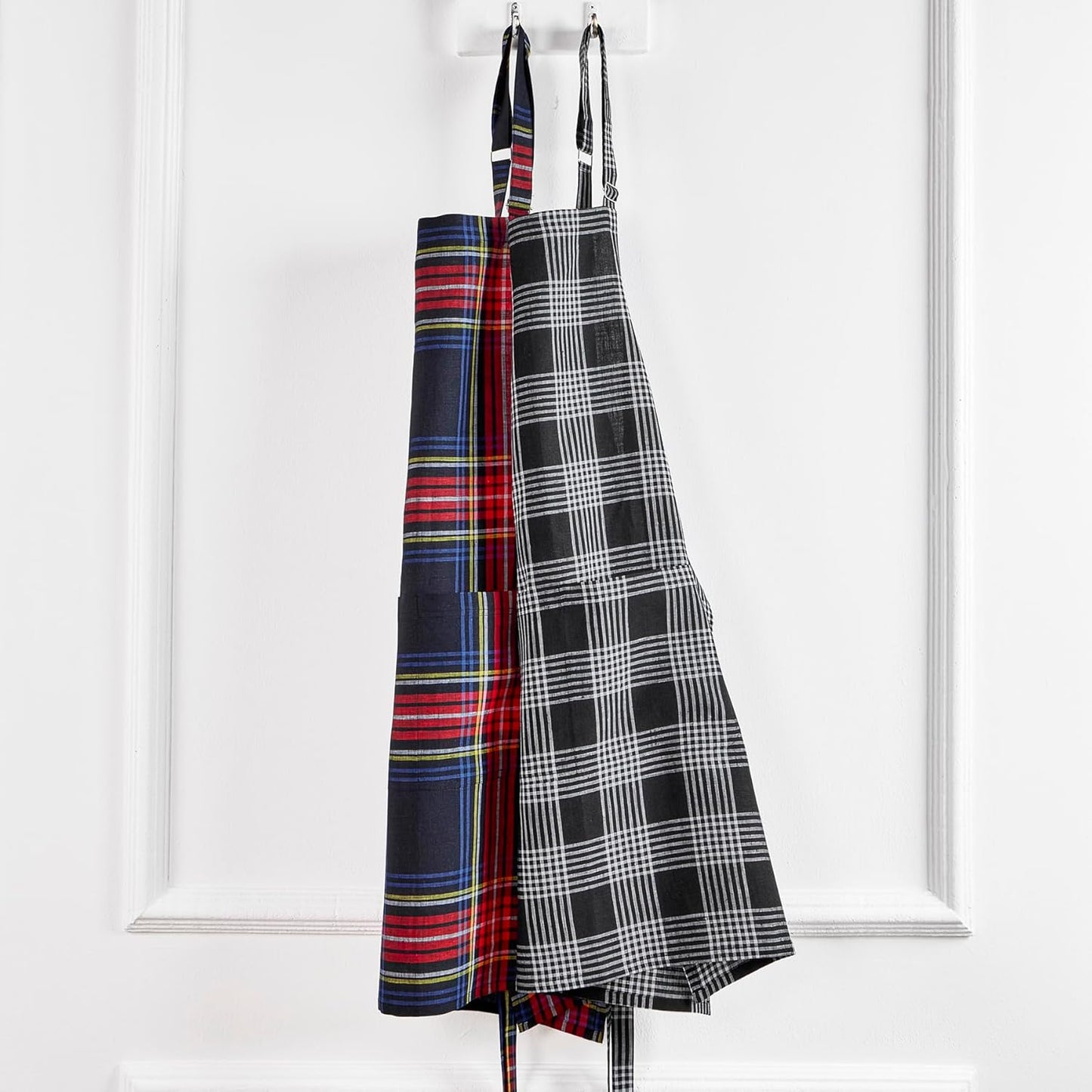 Solino Home Linen Bib Apron for Men & Women - Black and White Plaid Kitchen Apron with Front Pockets - Handcrafted from European Flax