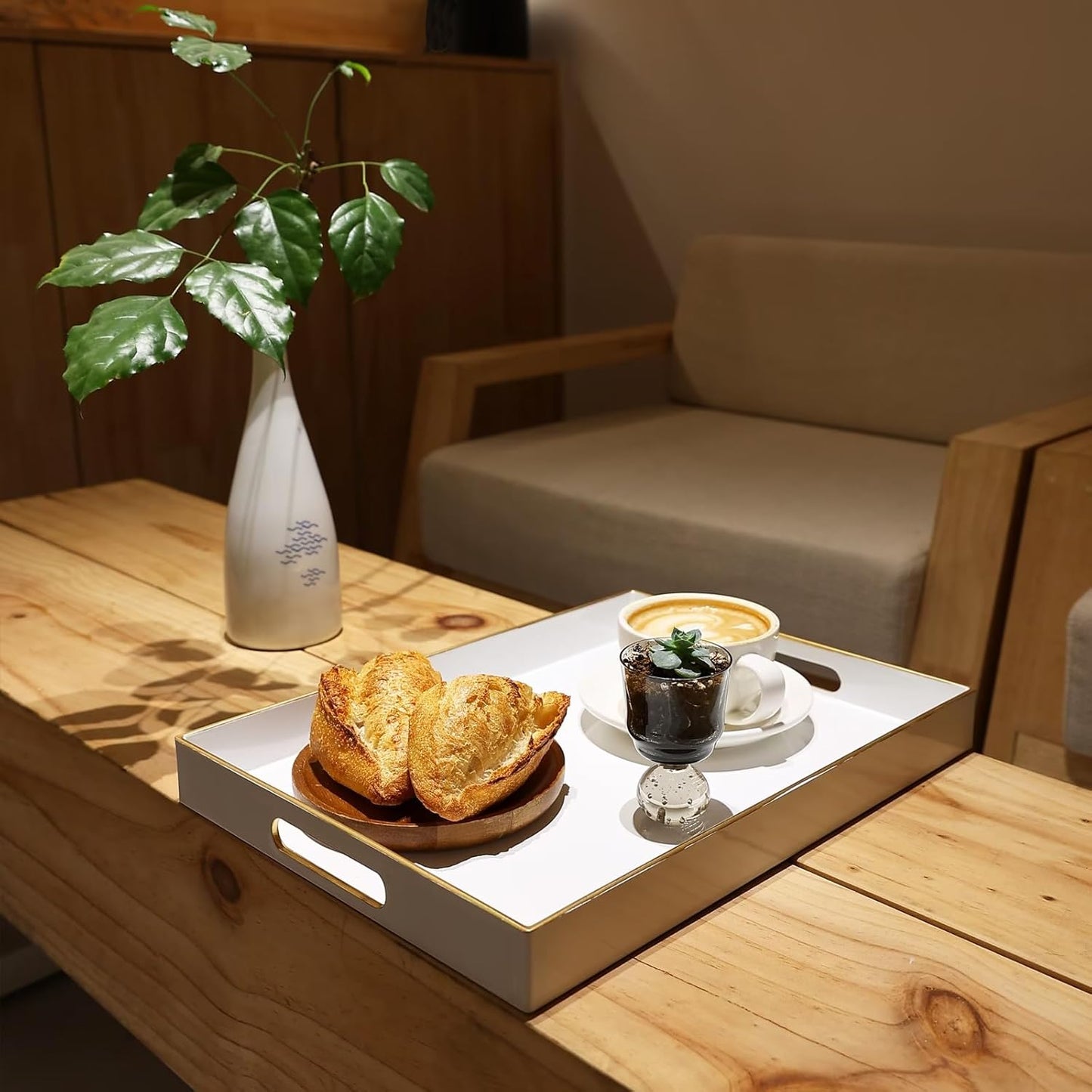 Spsyrine White Plastic Serving Tray for Ottoman, Coffee Table, Rectangle Decorative Tray for Entertaining, Outdoor, Living Room, Home Decor