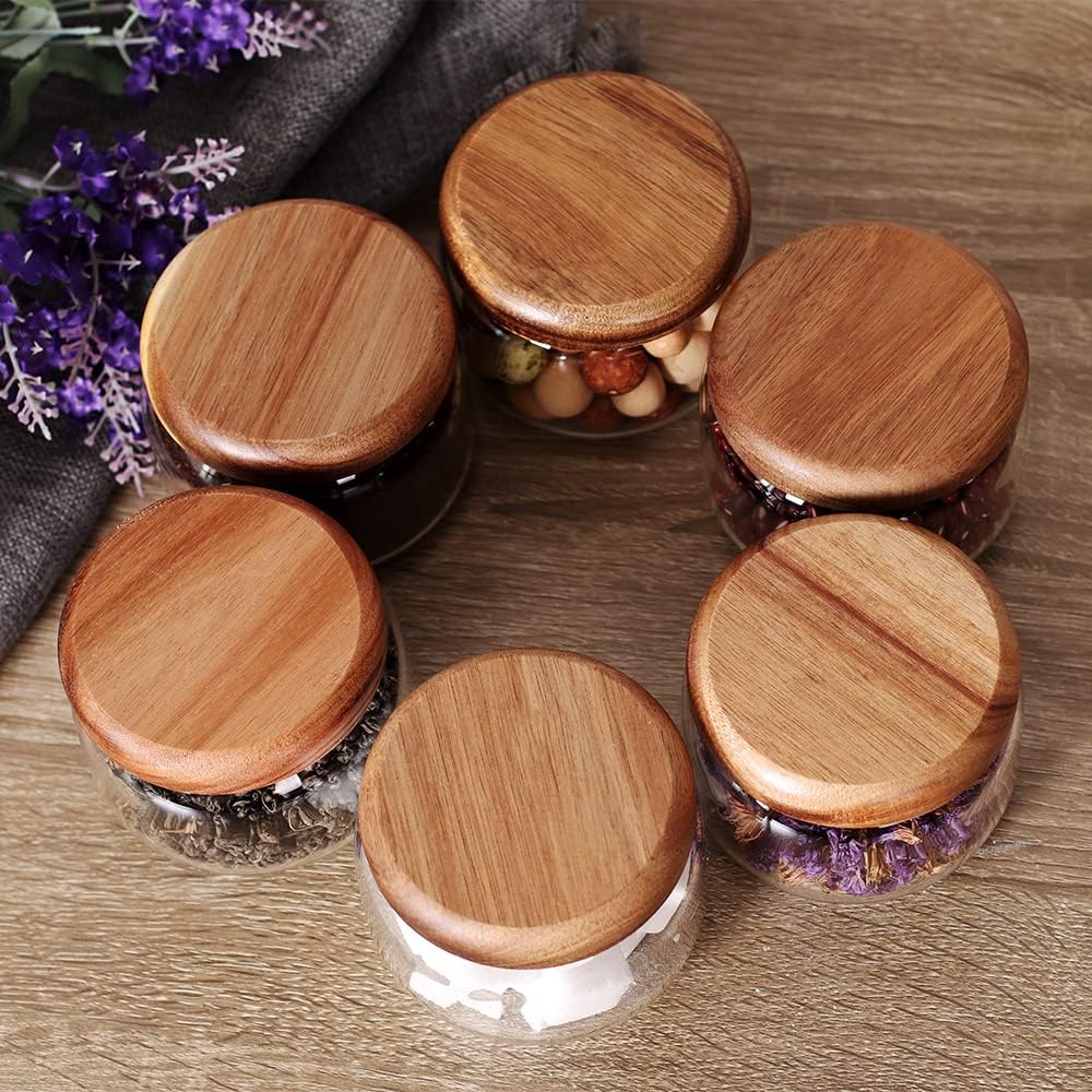 SAIOOL Kitchen Canisters Set of 6-8.5oz Glass Spice Jars With Acacia Airtight Lid and Labels Round Spice Bottles for kitchen Seasoning Baby Food Kids Snacks Meal Prep Containers Candle