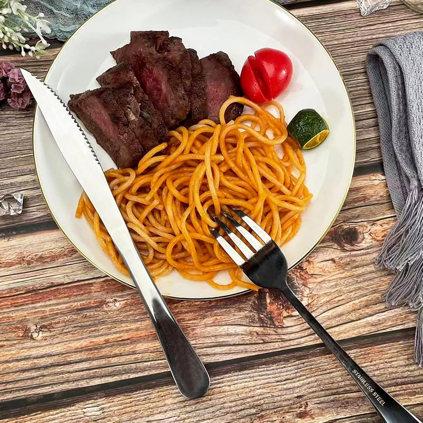 SANTUO 12 Pcs Silverware Set with 6 Steak Knives and 6 Dinner Forks,Flatware Set with Top Food Grade Stainless Steel,Tableware Cutlery Set For Home Restaurant Hotel, Mirror Finish, Dishwasher Safe