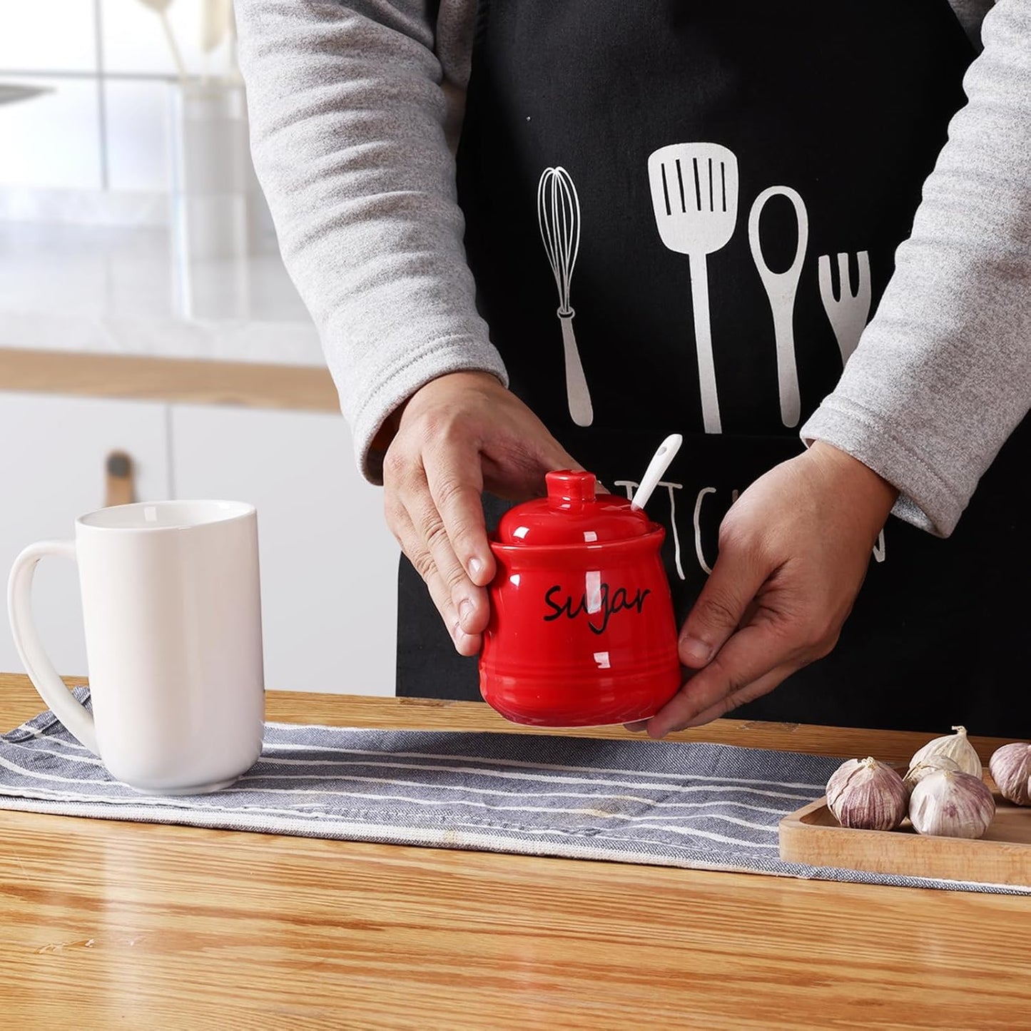 ONTUBE Ceramic Sugar Bowl with Lid and Spoon 12oz (Red)