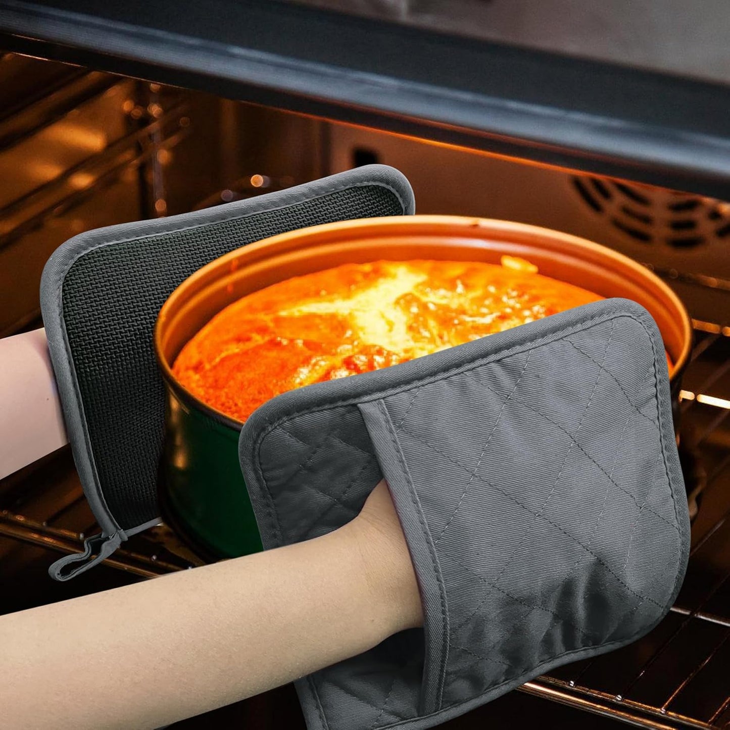 2 PCS Gray Pot Holders Sets for Kitchen Heat Resistant Oven Hot Pads with Pockets Non Slip Soft Grip Potholders for Baking Cooking 8"x8.5"