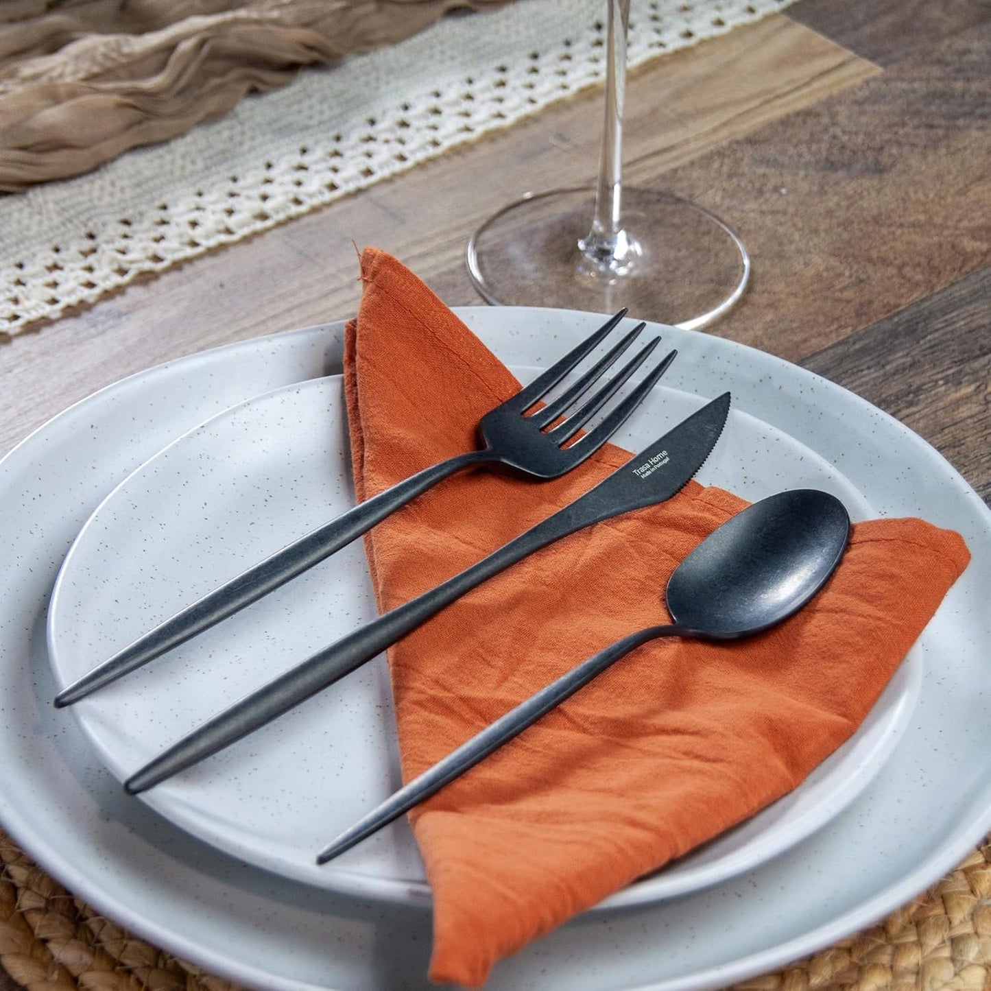 Luxury Vintage Flatware 20-Piece Set – Service for 4, Premium Stainless Steel with Weighted Handles, Aged Heirloom Finish, Dishwasher Safe, Elegant and Modern Cutlery (Vintage Black)