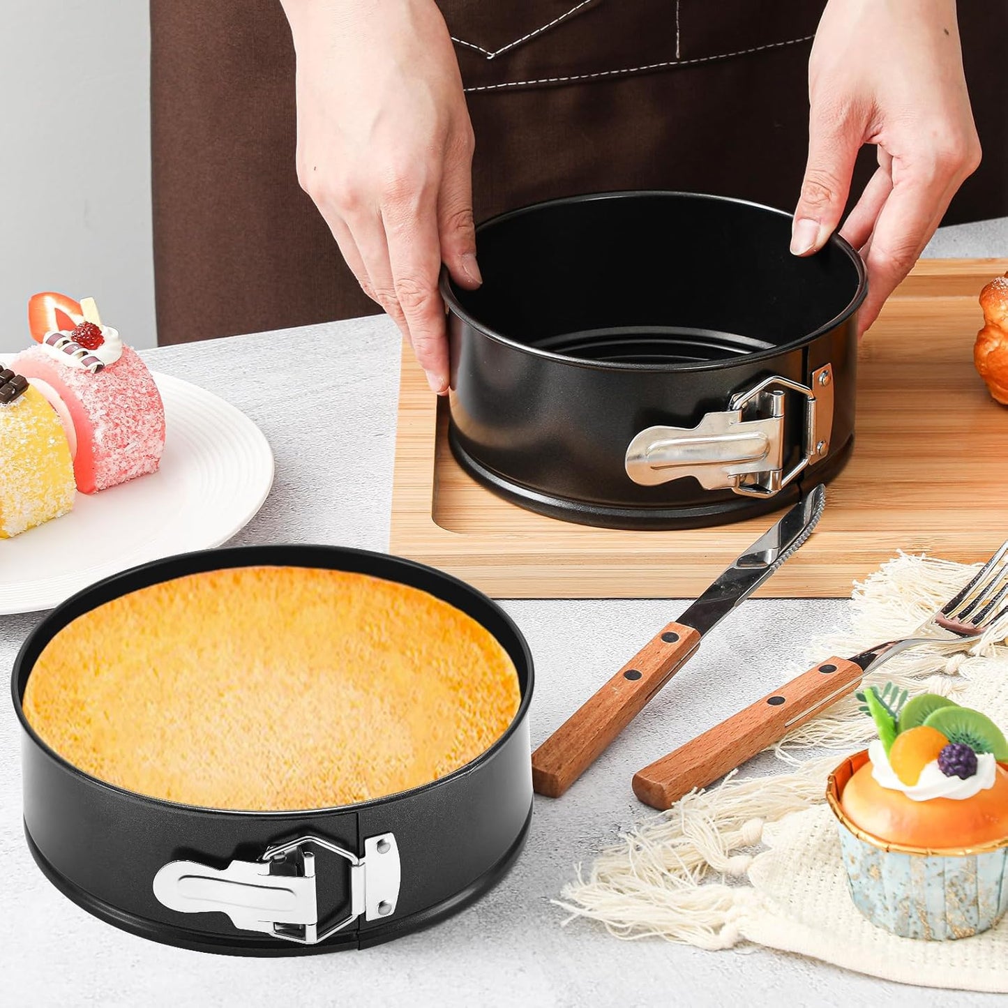 4 Pcs 8 Inch Non Stick Springform Pan with Removable Bottom Carbon Steel Cheesecake Pan Round Springform Cake Mold with Stainless Steel Spring Buckles for Baking Kitchens Restaurant
