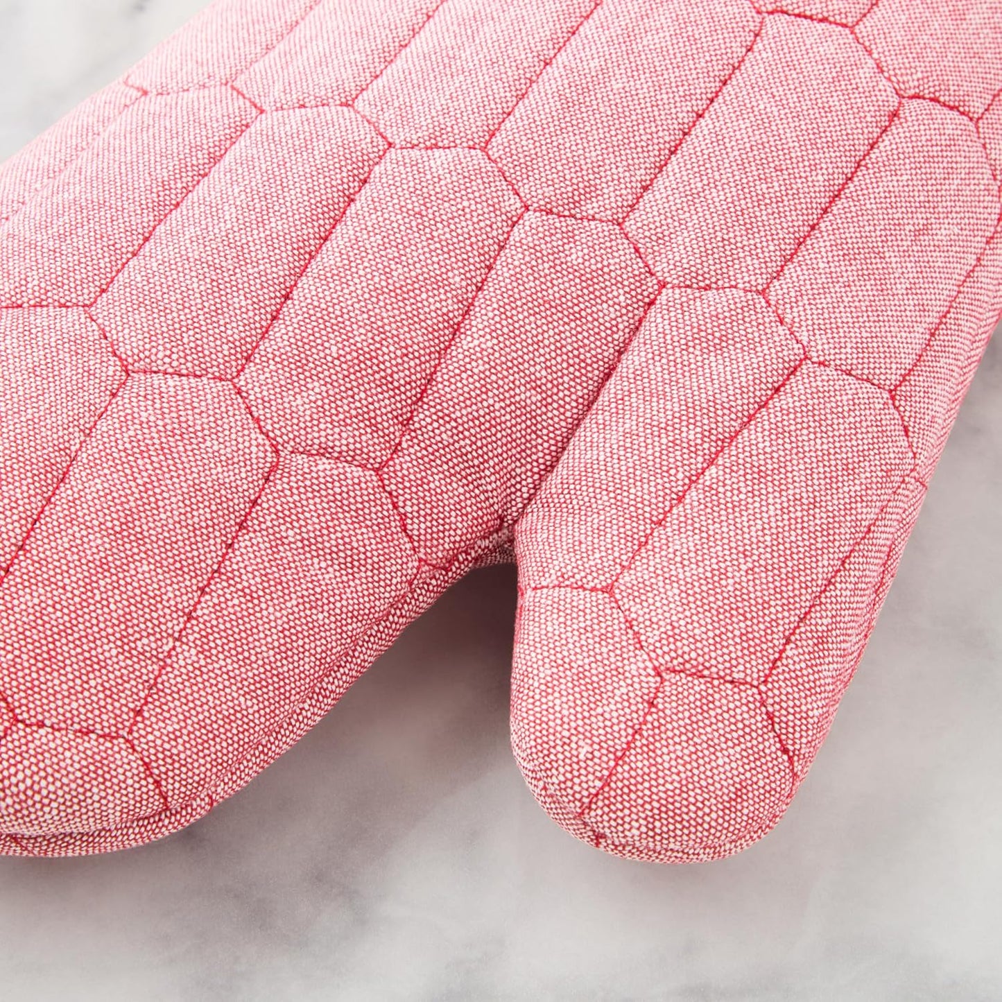 MARTHA STEWART Honeycomb Quilted Chambray Oven Mitt 2-Pack Set, 100% Cotton, Heat Resistant, Flexible Grip, Red, 7"x13"