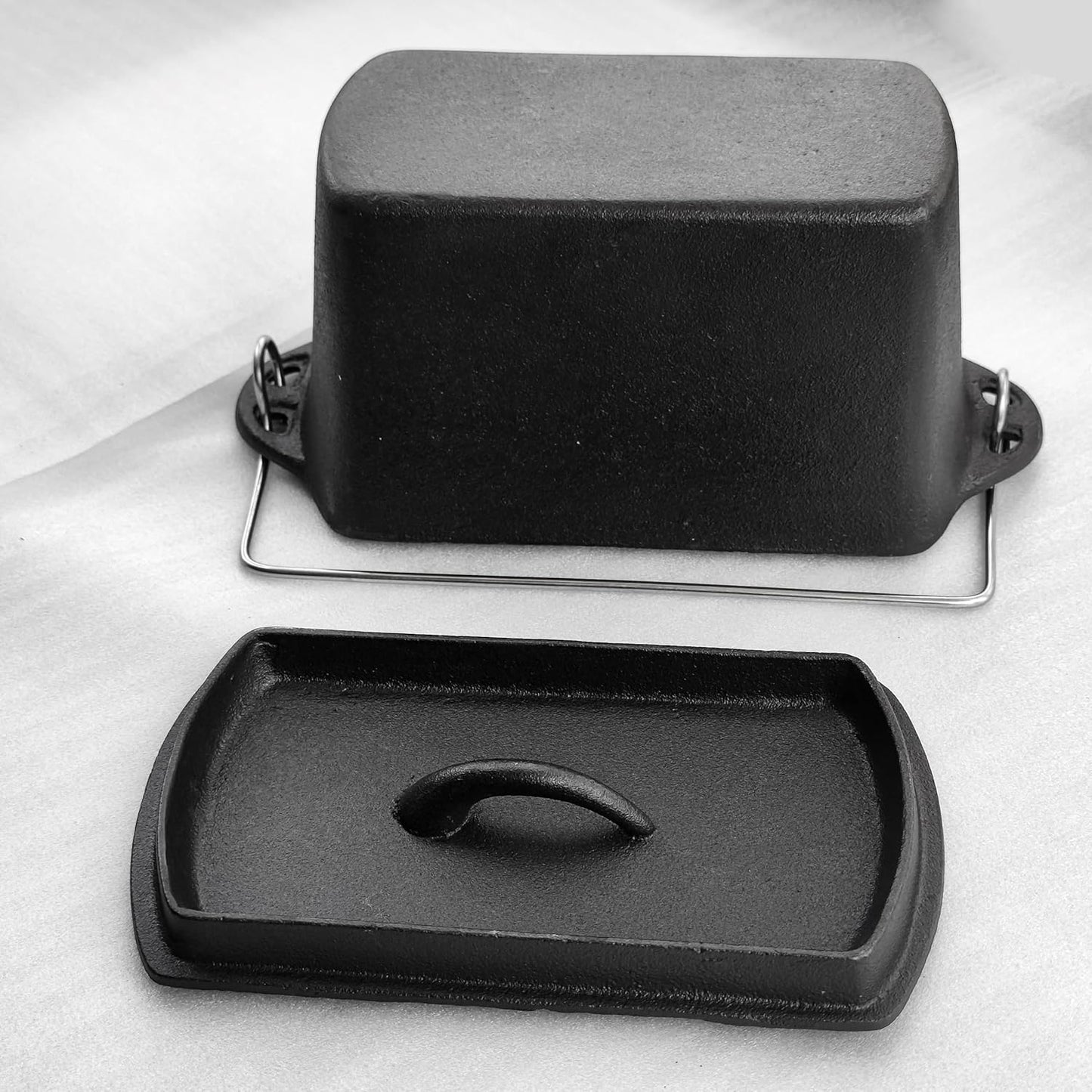 Voulosimi Cast Iron Loaf Oven Pan - 4.33"x4.92"x8.66" Durable Loaf Pans Rectangular Baking Pan for home baking (Bread Pan, 2 x 2 QT)