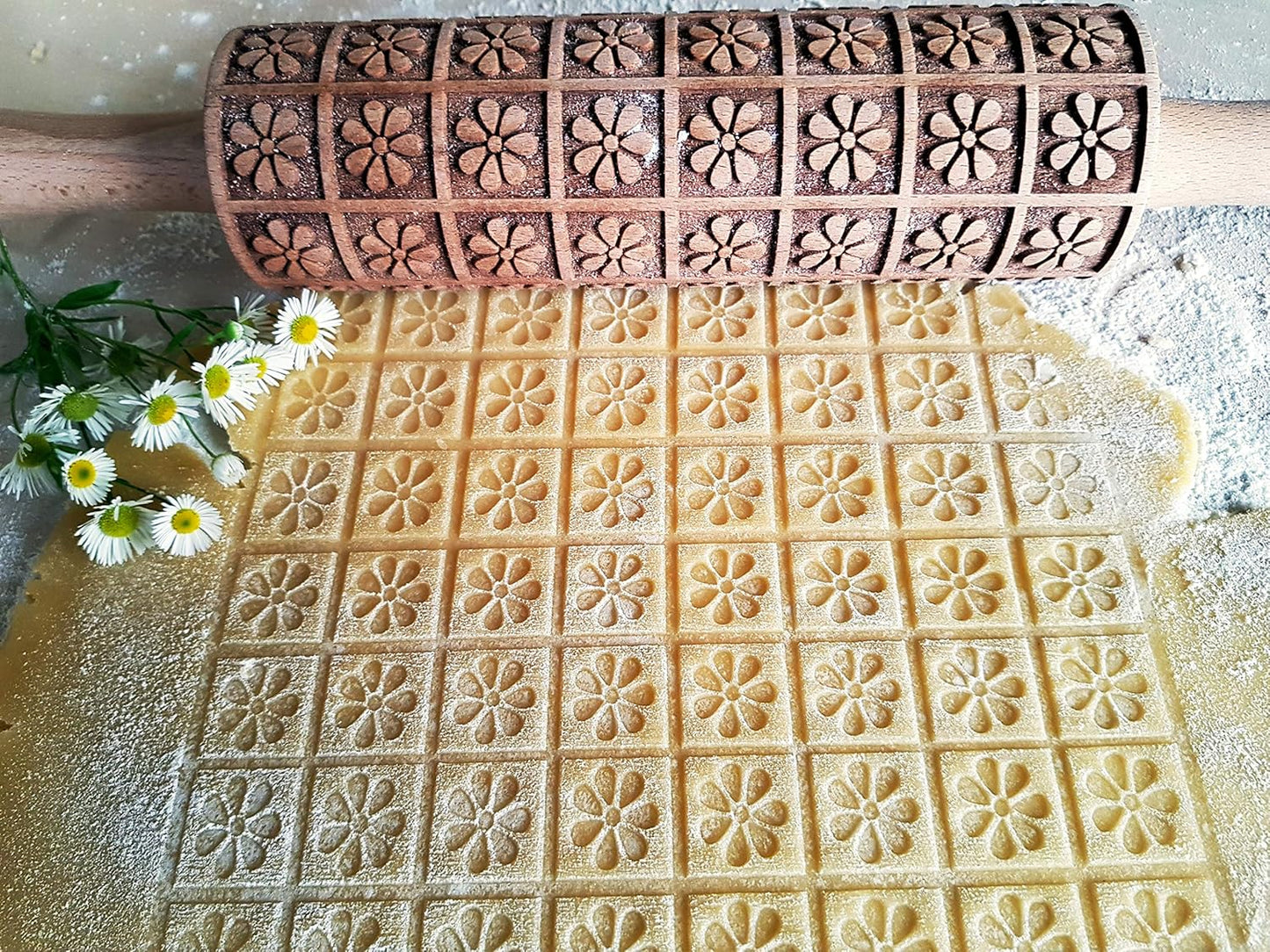 CAMOMILE ROLLING PIN WOODEN EMBOSSING ROLLING PIN with CLASSIC FLOWERS BIRTHDAY GIFT